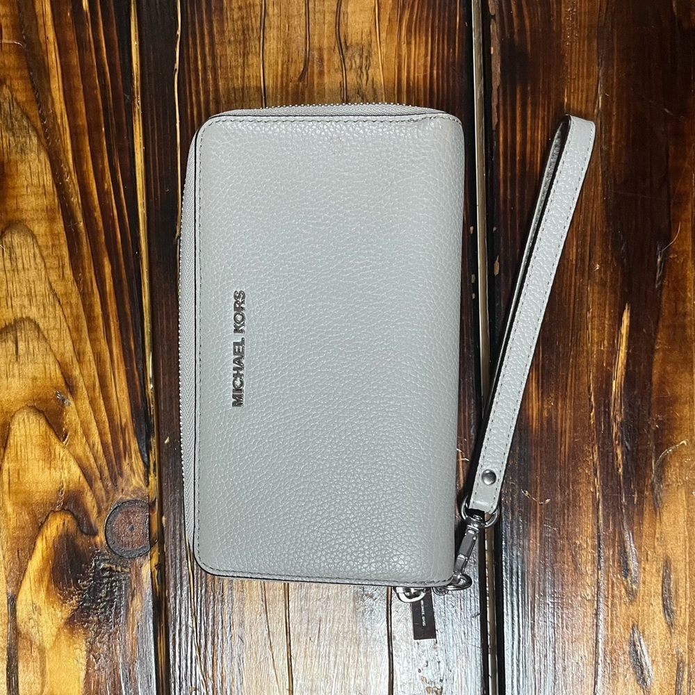 Michael kors wristlet wallet.